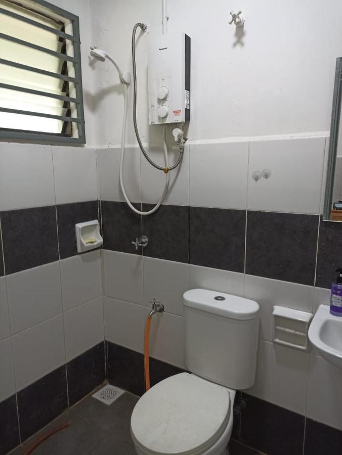 Aisya Homestay Bajet Karak Setia エクステリア 写真